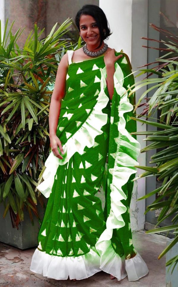 divine-green-color-zarana-silk-fabric-with-marbal-ruffal-work-saree (2)