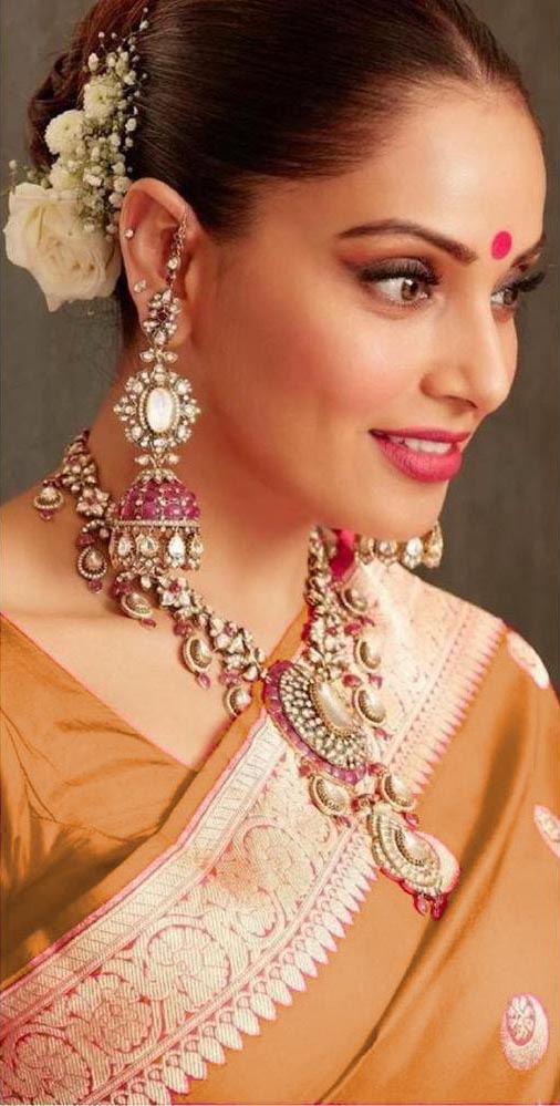 gorgeous-womens-traditional-wear-gold-color-banarasi-silk-saree