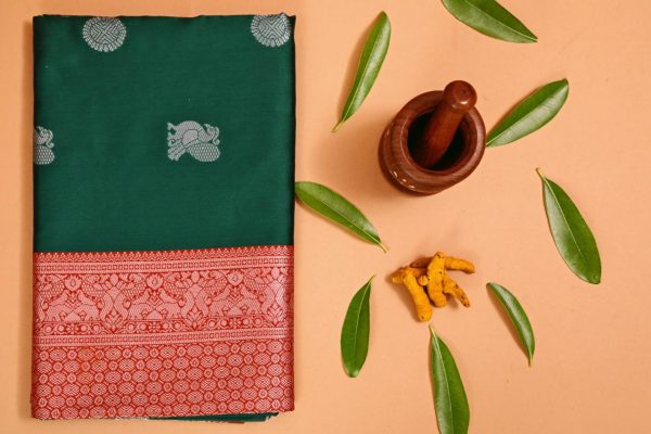 stunning-green-color-kanchipuram-silk-woven-saree