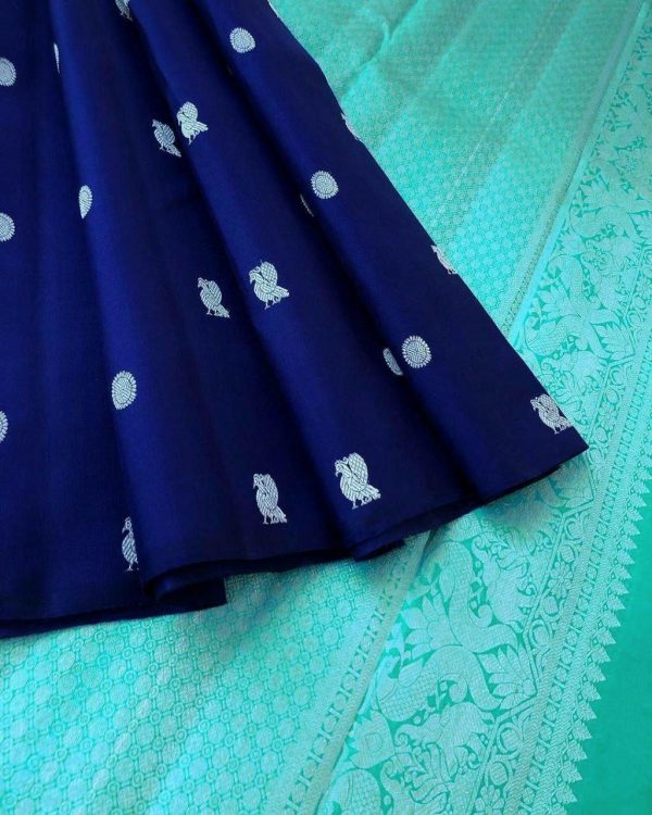 stunning-navy-blue-color-kanchipuram-silk-woven-saree