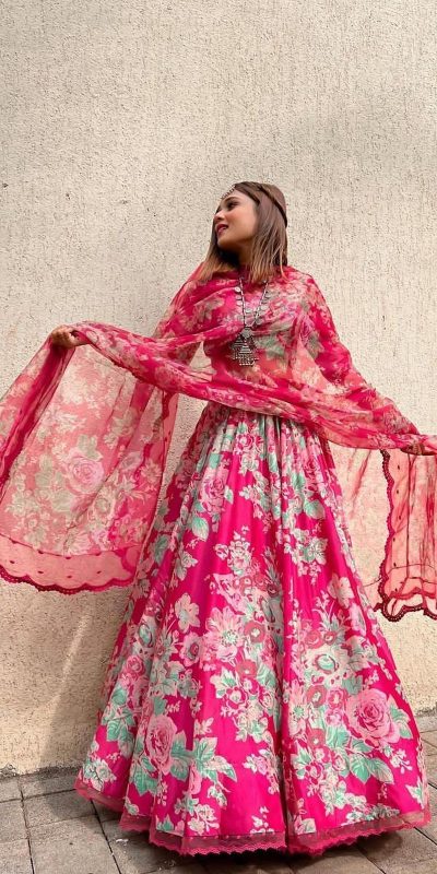 gorgeous-pink-color-organza-with-beautiful-floral-printed-lehenga