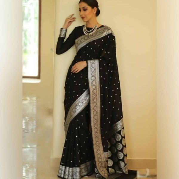 Dazzling Black Color Soft Lichi Silk Beautiful Rich Pallu Saree