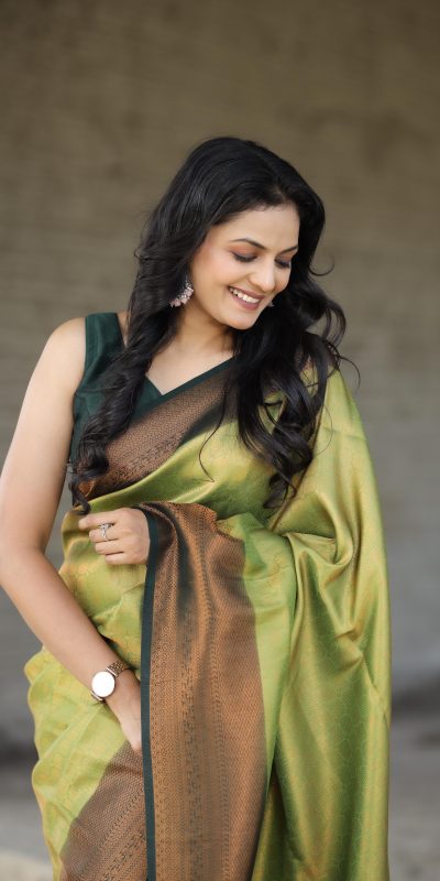 Dazzling Green Color Soft Silk Beautiful Rich Pallu All Over Saree