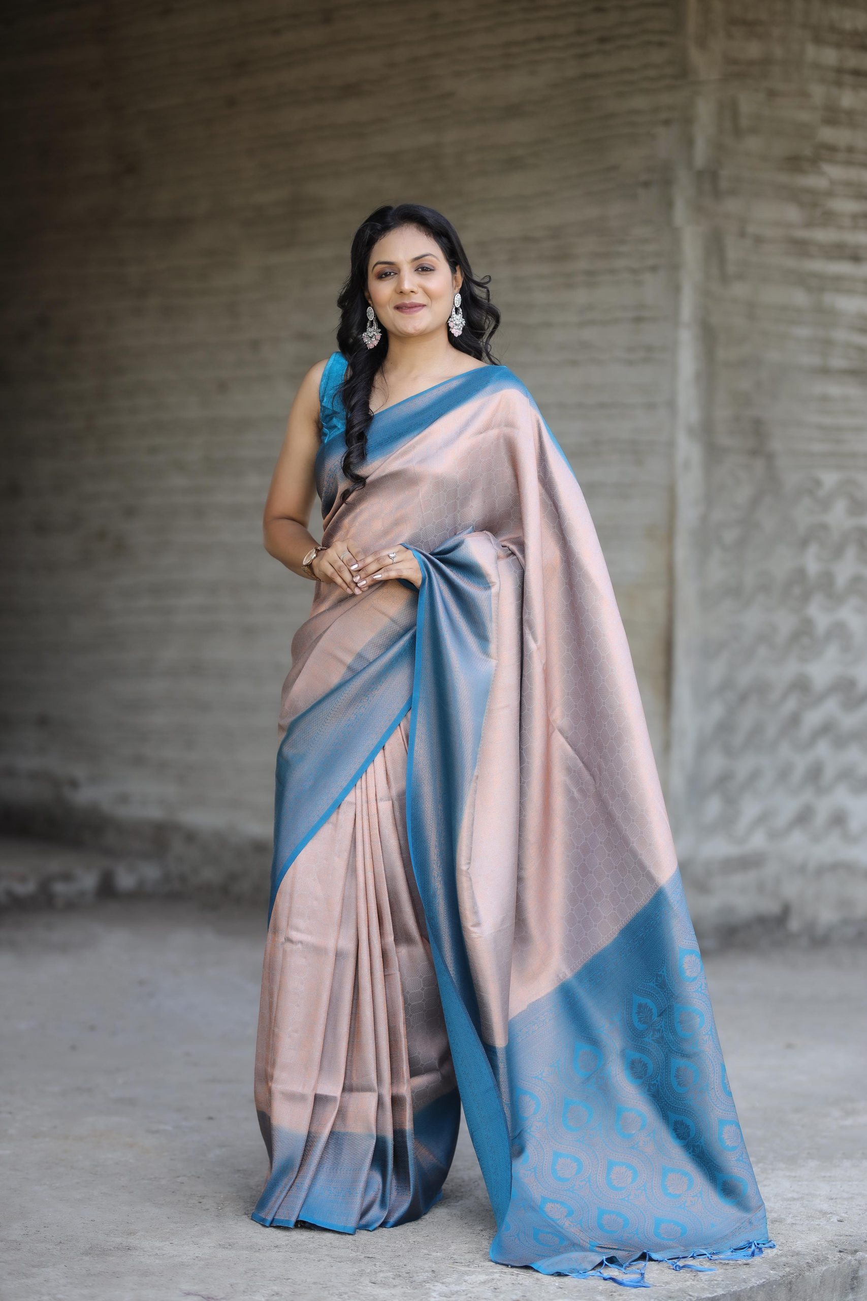 Dazzling Grey Color Soft Silk Beautiful Rich Pallu All Over Saree