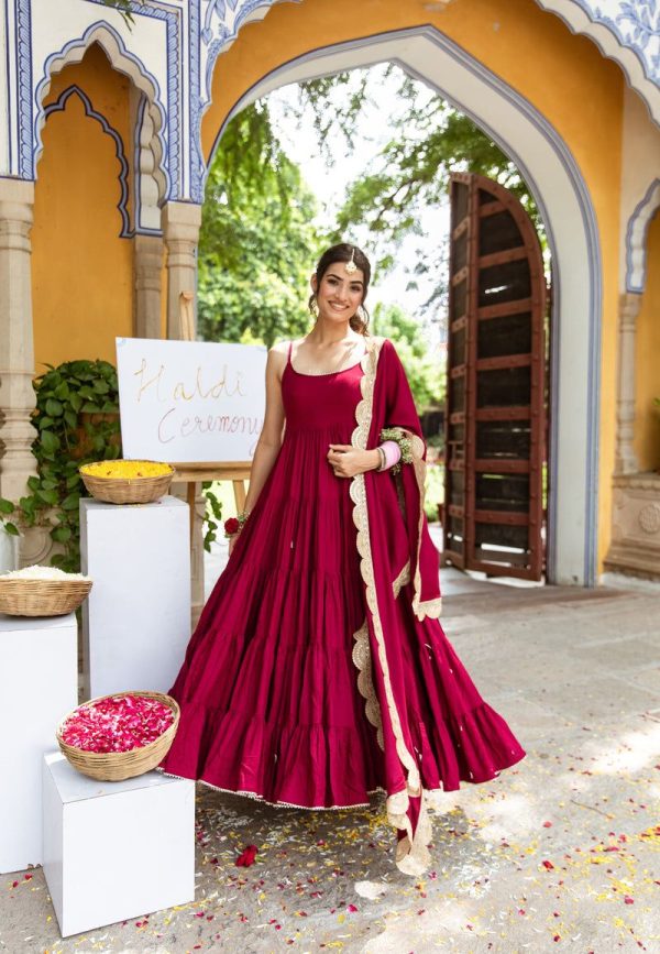 Dazzling Red Color Heavy Georgette Attached Pad Salwar Suit