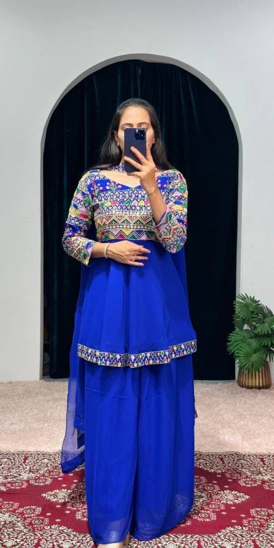 Sublime Royal Blue Color Georgette Heavy Embroidery Salwar Suit