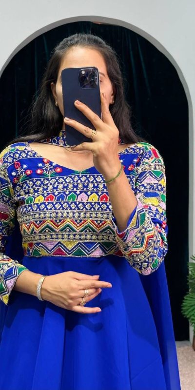 Sublime Royal Blue Color Georgette Heavy Embroidery Salwar Suit