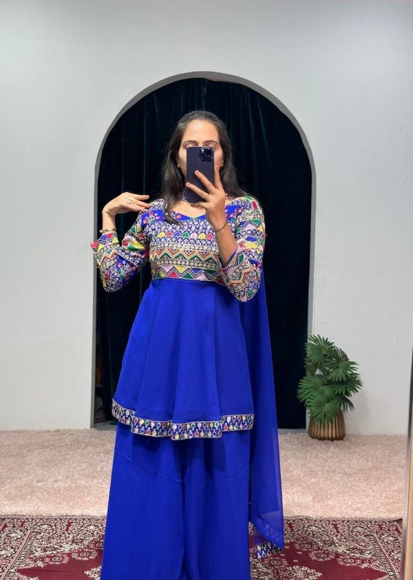 Sublime Royal Blue Color Georgette Heavy Embroidery Salwar Suit