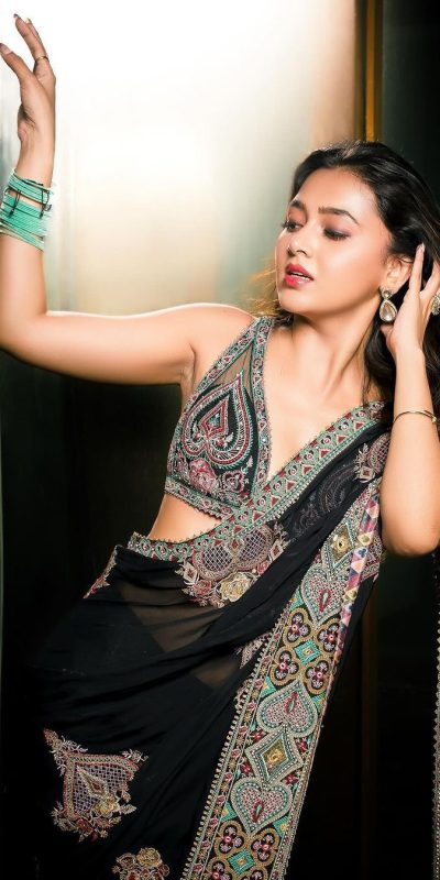 Dazzling Black Color Georgette Embroidered Sequence Saree Dazzling Black Color Georgette Embroidered Sequence Saree