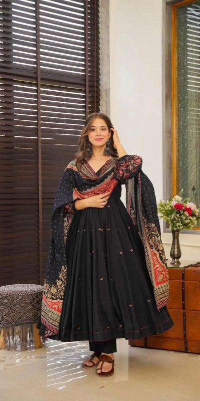 Grand Black Color Chinnon Silk Embroidery Work Salwar Suit