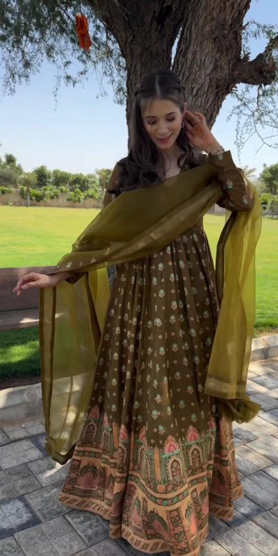 Sublime Mehndi Color Faux Georgette Thread Anarkali Suit