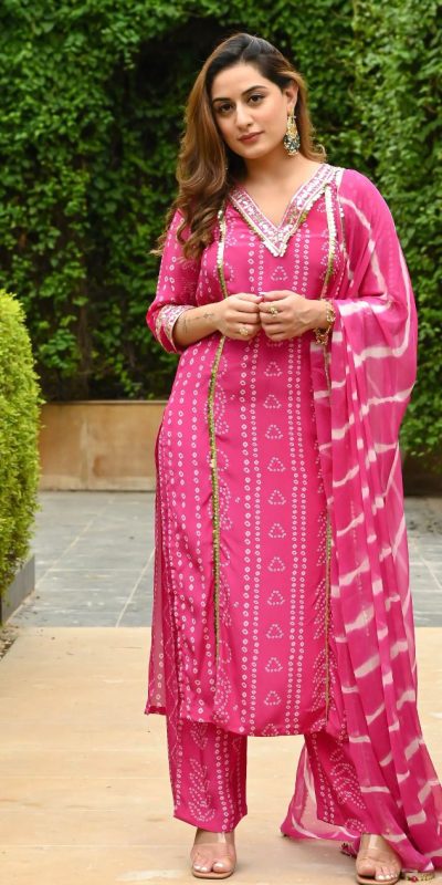 Aglow Pink Color Georgette Digital Printed Embroidery Salwar Suit