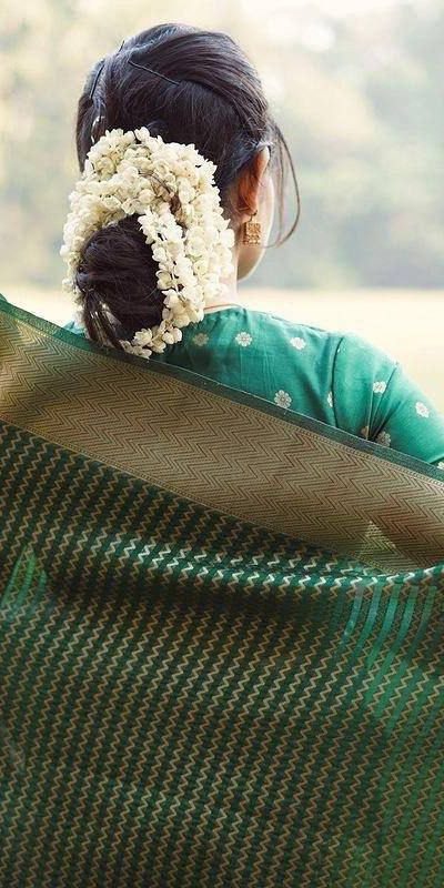Majestic Green Color Soft Lichi Silk Ordinary Design Pallu Saree