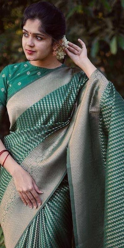 Majestic Green Color Soft Lichi Silk Ordinary Design Pallu Saree