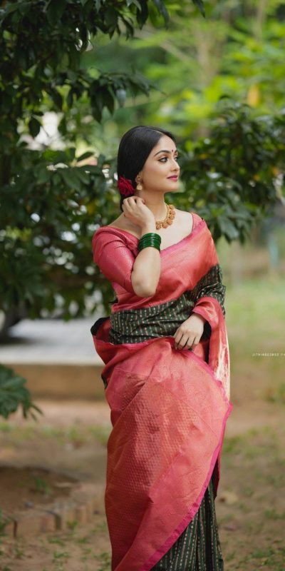 Special Green Color Soft Lichi Silk Ordinary Design Pallu Saree