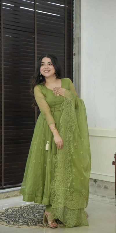 SRK 5184 Green Color Georgette Embroidery Work Salwar Suit Wedding, Party, Festive, Events Expected Delivery 4-6 Working Days @ 2049/- | Jump Suits, Salwar suit, Casual Suits, Creative suits, Designer Suits, Palazzo Suits, Party Wear Suits, Patiala Suits, Straight Suits