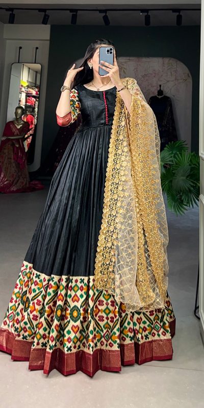 Aesthetic Black Color Dola Silk Printed Foil Work Gown