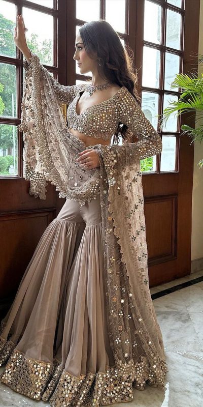 Fine Light Pink Color Georgette Thread Sequence Salwar Suit