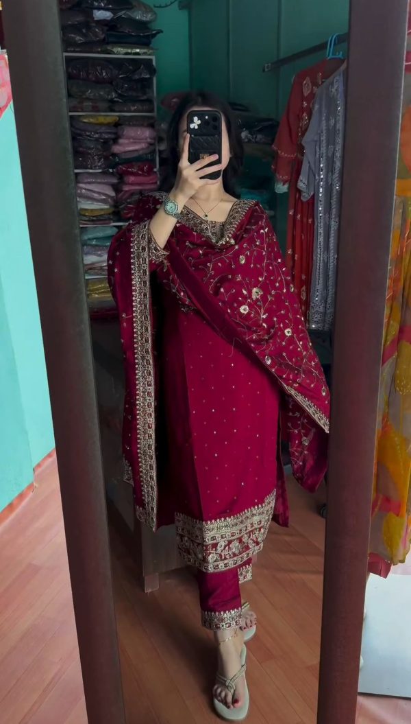 Splendorous Maroon Color Chinnon Coding Coding Salwar Suit