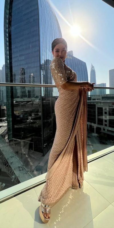 Awesome Cream Color Georgette 60 Gram Multi Zari Embroidery Work Saree