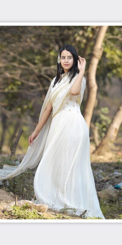 KT-204 White Color Georgette Threadbare With Sequin Work Anarkali Gown Wedding Party, Festive, Events Etc.4-6 Working Days@1699/- only | Gowns, Bollywood Gowns, Creative Gowns, Designer Gowns, Embroidered Gowns, Party Wear Gowns, Straight Suits