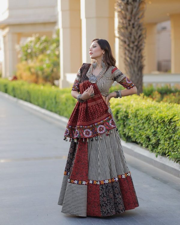 LG 641 Off White Color Printed Rayon Real Mirror Work Lehenga Choli Wedding, Party, Festive, Events Etc. Delivery 4-6 Working Days Rs 1999 | Lehenga, Bollywood Lehenga, Creative Lehenga, Designer Lehenga, Embroidered Lehenga, Party Wear Lehenga