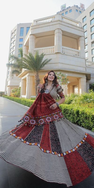 LG 641 Off White Color Printed Rayon Real Mirror Work Lehenga Choli Wedding, Party, Festive, Events Etc. Delivery 4-6 Working Days Rs 1999 | Lehenga, Bollywood Lehenga, Creative Lehenga, Designer Lehenga, Embroidered Lehenga, Party Wear Lehenga