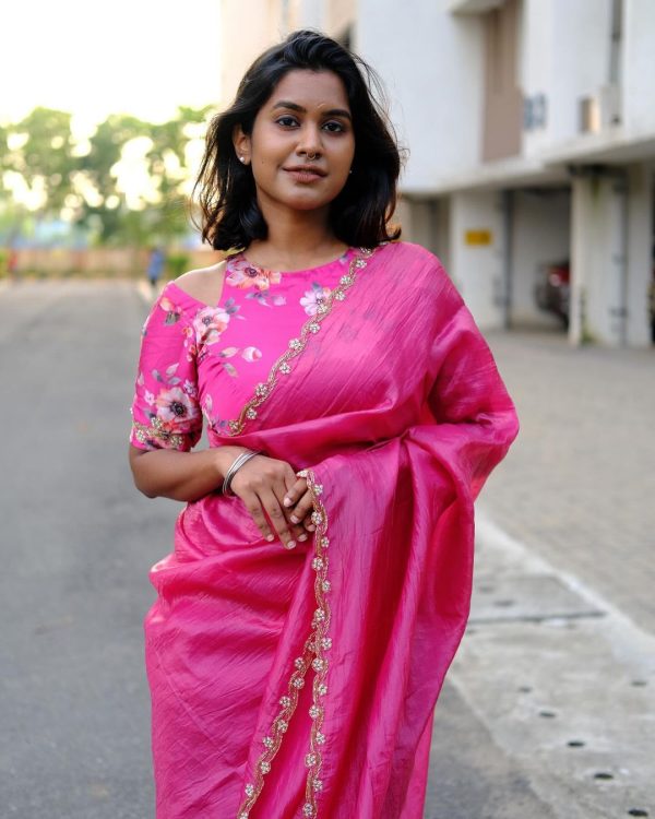 AC Gold Pink Lavender Gold Crush with Lace Border & Lace Work Saree . Festive Deal ₹2599. Delivery 4-6 Working Days. Shop now. | Sarees, Bollywood Sarees, Creative Sarees, Designer Sarees, Embroidered Sarees, Ethnic Saree, Modern Digital sarees, Party Wear Sarees