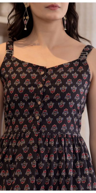 INLI Coral Black Color Cotton With Printed Designer Work Gown . Wedding, Party, Festive, Events, Grab it for ₹1449. Delivery 4-6 Working Days. Shop now. | Gowns, Bollywood Gowns, Creative Gowns, Designer Gowns, Embroidered Gowns, Party Wear Gowns