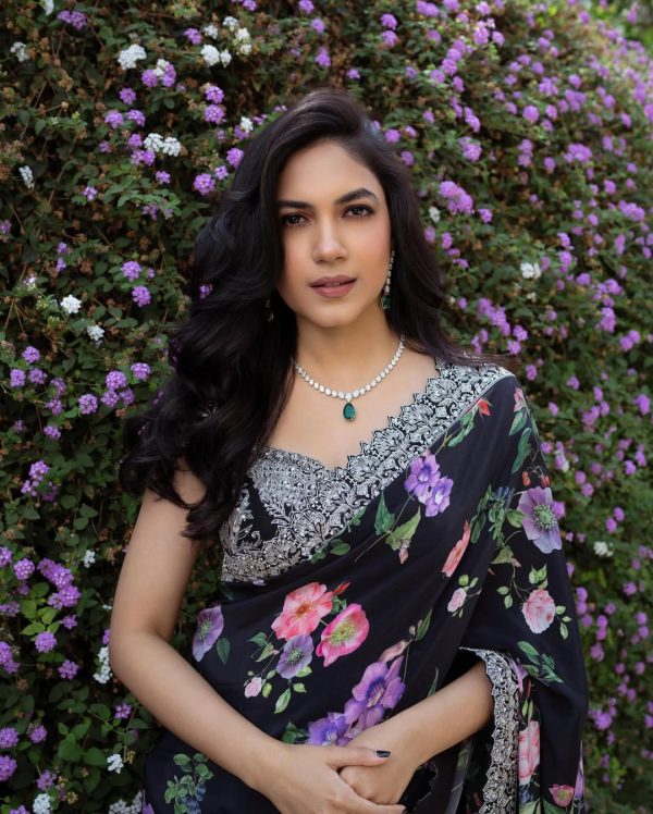BT 427 Black Color Georgette With Embroidery Work & Sequins Work Saree . Get it for ₹1999. Delivery 4-6 Working Days. Shop now. | Sarees, Bollywood Sarees, Creative Sarees, Designer Sarees, Embroidered Sarees, Ethnic Saree, Modern Digital sarees, Party Wear Sarees