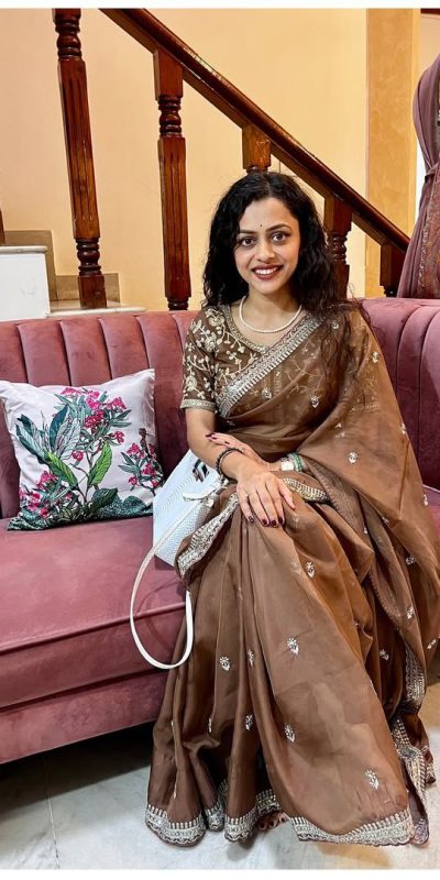 AC MAGIC CIRCLE Brown Soft Organza Saree Perfect for Wedding, Party, Haldi, Festival Celebrations, Diwali – . Grab it for ₹2099. Delivery 4-6 Working Days | Sarees, Bollywood Sarees, Creative Sarees, Designer Sarees, Embroidered Sarees, Ethnic Saree, Modern Digital sarees, Party Wear Sarees