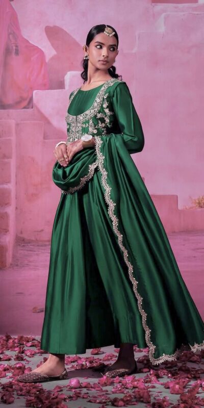 BT 5005 Green Chinon Silk Gown with Sequins Work & Embroidery Work. Best Price ₹2099. Delivery 4-6 Working Days. Shop now. | Gowns, Bollywood Gowns, Creative Gowns, Designer Gowns, Embroidered Gowns, Party Wear Gowns