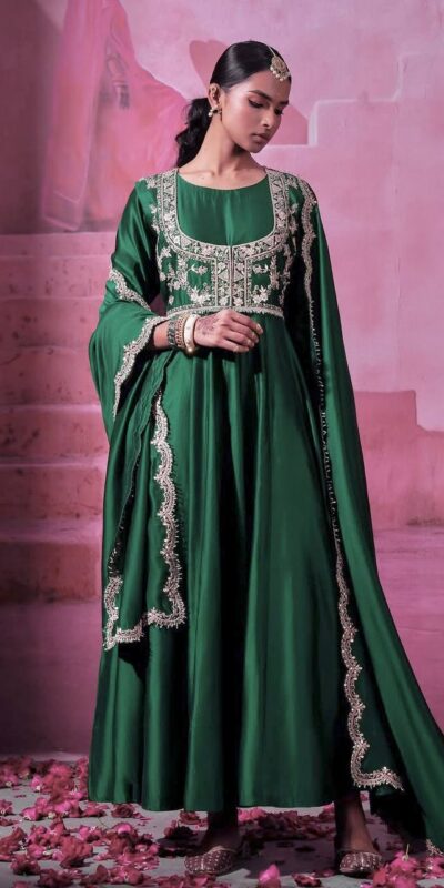 BT 5005 Green Chinon Silk Gown with Sequins Work & Embroidery Work. Best Price ₹2099. Delivery 4-6 Working Days. Shop now. | Gowns, Bollywood Gowns, Creative Gowns, Designer Gowns, Embroidered Gowns, Party Wear Gowns