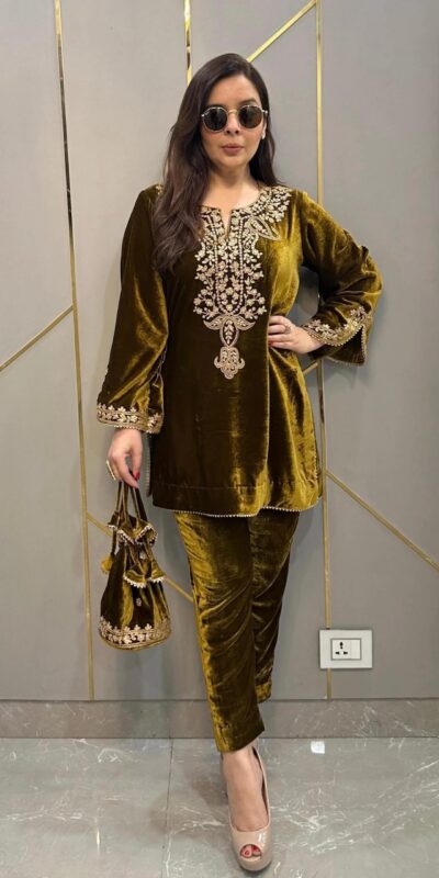 SRK 5104 Mehendi in Color Viscose Velvet Embroidery Work Salwar Suit . Now at just ₹1699. Delivery 4-6 Working Days. Shop now. | Jump Suits, Salwar suit, Casual Suits, Creative suits, Designer Suits, Palazzo Suits, Party Wear Suits, Patiala Suits, Straight Suits