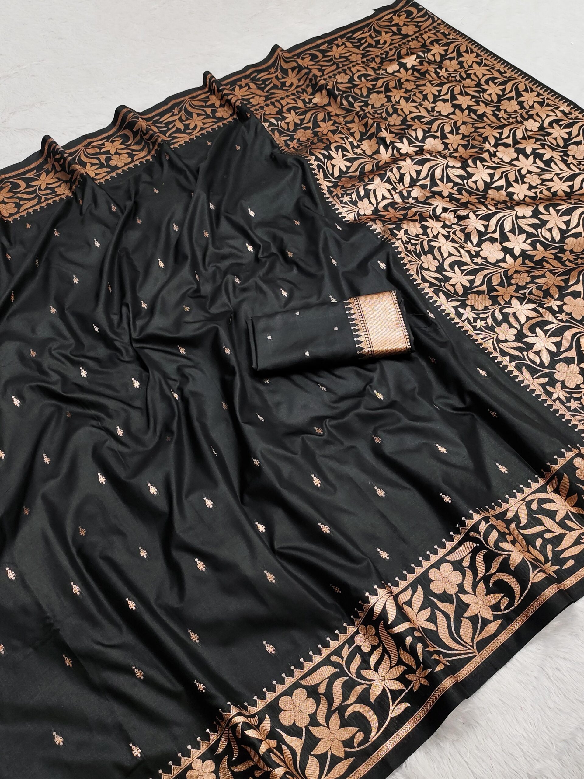 MB 197 Black Color Banarasi Silk Saree with Zari Work & Lace Work. Exclusive Offer ₹1899. Delivery 4-6 Working Days. Shop now. | Sarees, Bollywood Sarees, Creative Sarees, Designer Sarees, Embroidered Sarees, Ethnic Saree, Modern Digital sarees, Party Wear Sarees