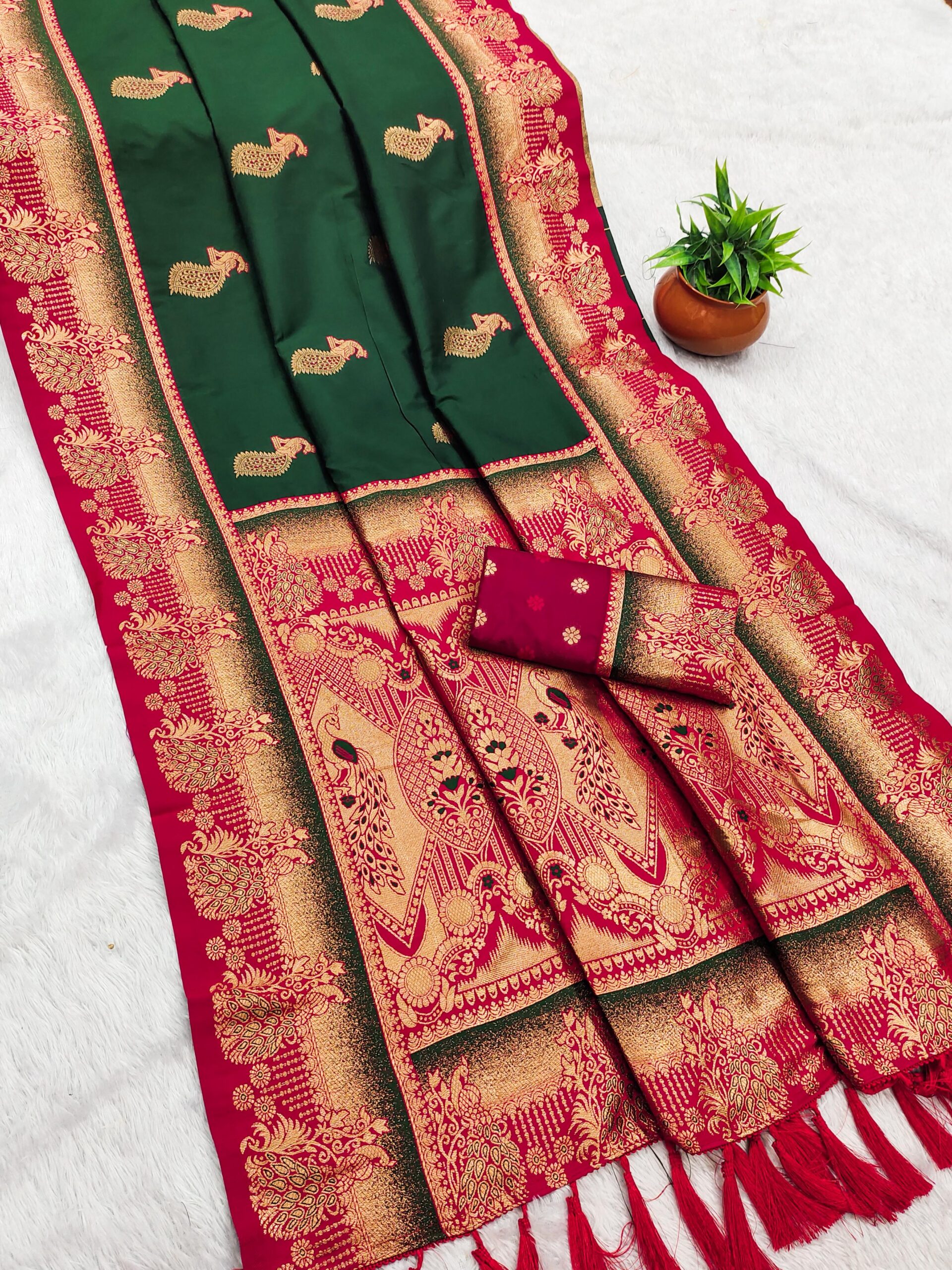 MB 1013 Green Color Paithani silk Saree with Zari Work & Lace Work. Festive Deal ₹2399. Delivery 4-6 Working Days. Shop now. | Sarees, Bollywood Sarees, Creative Sarees, Designer Sarees, Embroidered Sarees, Ethnic Saree, Modern Digital sarees, Party Wear Sarees