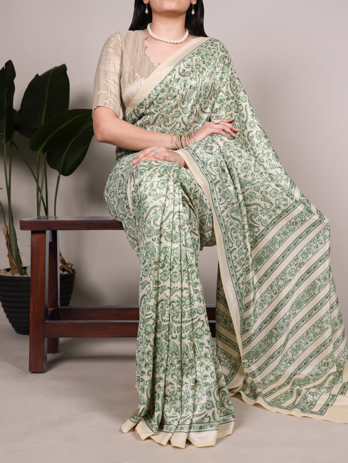 YNF 7014 Green Tasar Silk Saree Perfect for Wedding, Party, Reception, Housewarming, Pooja – . Exclusive Offer ₹1649. Delivery 4-6 Working Days. Shop | Sarees, Bollywood Sarees, Creative Sarees, Designer Sarees, Embroidered Sarees, Ethnic Saree, Modern Digital sarees, Party Wear Sarees