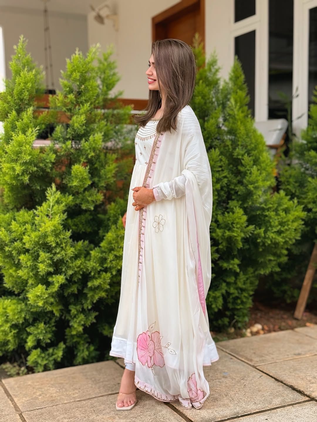 ZF 426 White Georgette Gown Perfect for Wedding, Party, Eid, Festival Celebrations, Haldi – . Introductory Price ₹1849. Delivery 4-6 Working Days. | Gowns, Bollywood Gowns, Creative Gowns, Designer Gowns, Embroidered Gowns, Party Wear Gowns