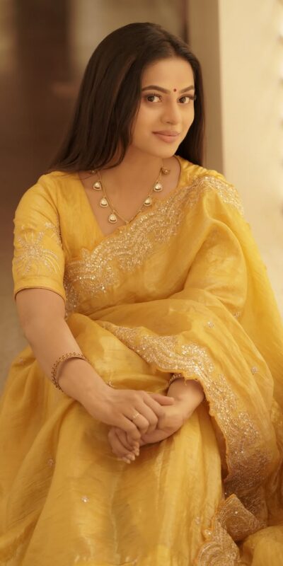 JR 642 Yellow Soft gold crush Saree Perfect for Wedding, Party, Diwali, Pongal, Baisakhi – . Now at just ₹1999. Delivery 4-6 Working Days. Shop now. | Sarees, Bollywood Sarees, Creative Sarees, Designer Sarees, Embroidered Sarees, Ethnic Saree, Modern Digital sarees, Party Wear Sarees