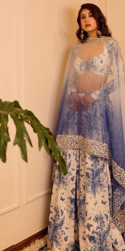 ₹1924 | KT 273 Blue Georgette Lehenga Choli with Thread Embroidery & Embroidery Work. Affordable Price ₹1924. Delivery 4-6 Working Days. Shop now. | Lehenga, Bollywood Lehenga, Creative Lehenga, Designer Lehenga, Embroidered Lehenga, Party Wear Lehenga