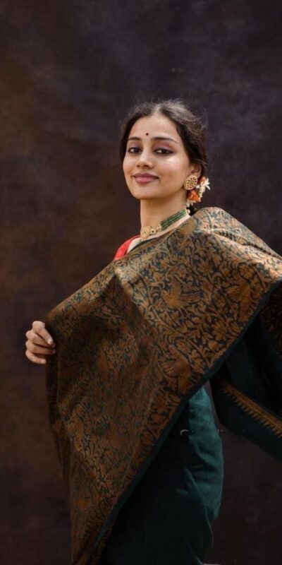 ₹1349 | KPR 070 Green Color Soft Lichi Silk Saree with Lace Border & Lace Work. Best Price ₹1349. Delivery 4-6 Working Days. Shop now. | Sarees, Bollywood Sarees, Creative Sarees, Designer Sarees, Embroidered Sarees, Ethnic Saree, Modern Digital sarees, Party Wear Sarees