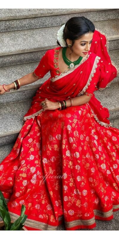 KT 165 Red Banarasi Jacquard Silk Lehenga Choli with Zari Work. Affordable Price ₹1974. Delivery 4-6 Working Days. Shop now. | Lehenga, Bollywood Lehenga, Creative Lehenga, Designer Lehenga, Embroidered Lehenga, Party Wear Lehenga