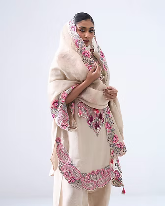 Pretty White Georgette Embroidery Work Salwar Suit