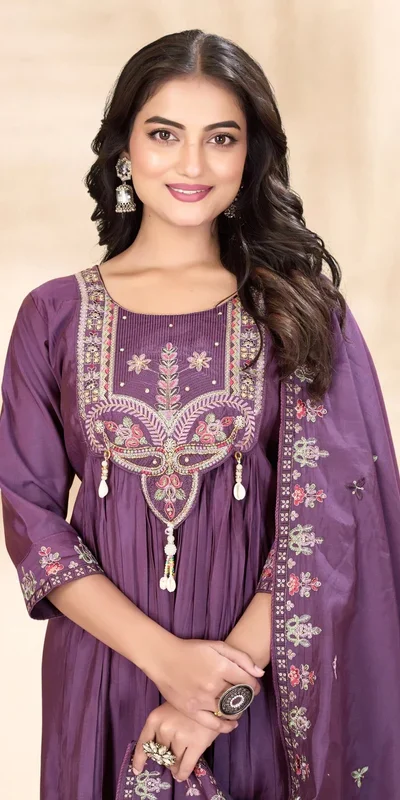 Simple Lavender Viscose Roman Silk Thread Work Salwar Suit