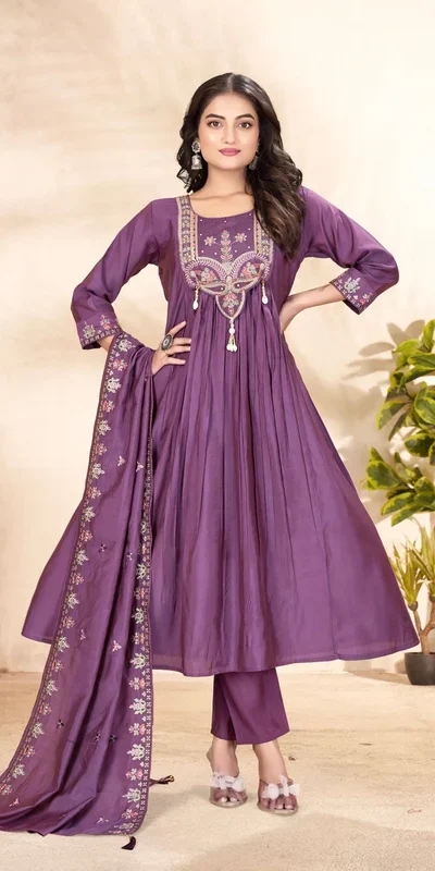 Simple Lavender Viscose Roman Silk Thread Work Salwar Suit