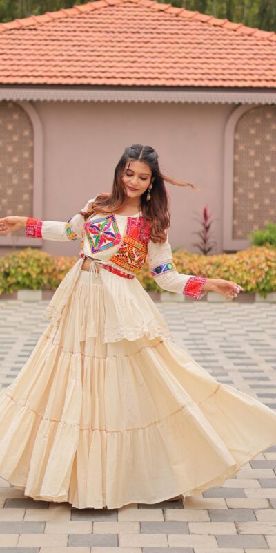 Ram 120 White in Pure Cotton Mirror Work & Gamthi Work Lehenga Choli . Exclusive Offer ₹3049. Delivery 4-6 Working Days. Shop now. | Lehenga, Bollywood Lehenga, Creative Lehenga, Designer Lehenga, Embroidered Lehenga, Party Wear Lehenga