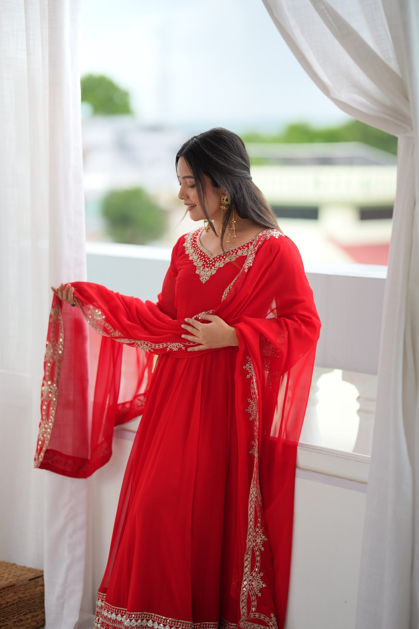 SSR 549 Red Fox Perfect for Wedding, Party, Durga Puja, Diwali, Anniversary –Georgette Gown. Now at just ₹2449. Delivery 4-6 Working Days. Shop now. | Gowns, Bollywood Gowns, Creative Gowns, Designer Gowns, Embroidered Gowns, Party Wear Gowns
