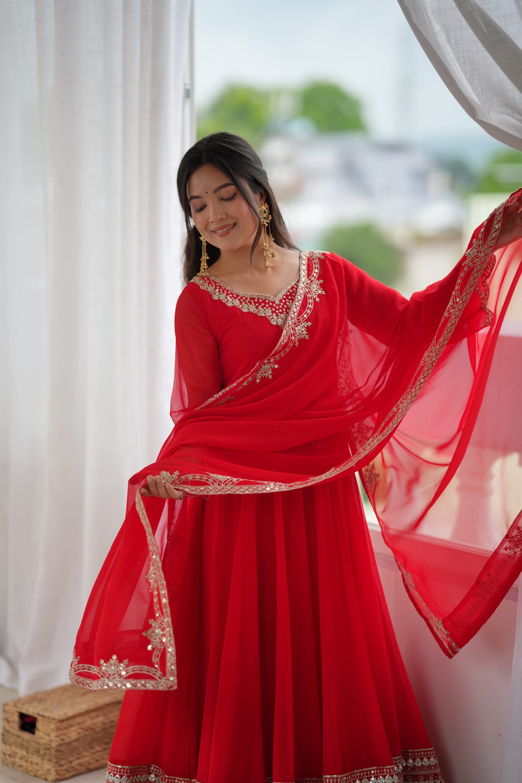 SSR 549 Red Fox Perfect for Wedding, Party, Durga Puja, Diwali, Anniversary –Georgette Gown. Now at just ₹2449. Delivery 4-6 Working Days. Shop now. | Gowns, Bollywood Gowns, Creative Gowns, Designer Gowns, Embroidered Gowns, Party Wear Gowns