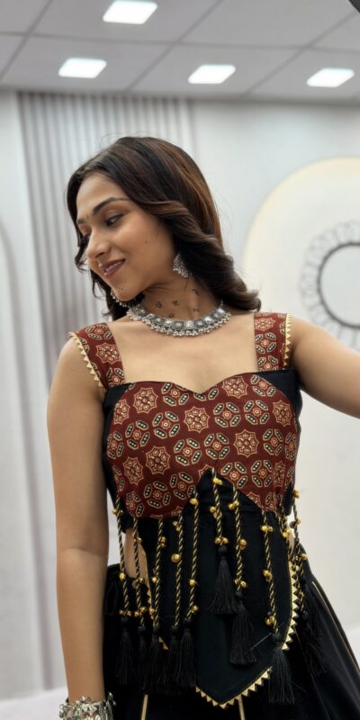 Ram 192 Black in Pure Cotton Mirror Work & Gamthi Work Lehenga Choli . Exclusive Offer ₹2849. Delivery 4-6 Working Days. Shop now. | Lehenga, Bollywood Lehenga, Creative Lehenga, Designer Lehenga, Embroidered Lehenga, Party Wear Lehenga