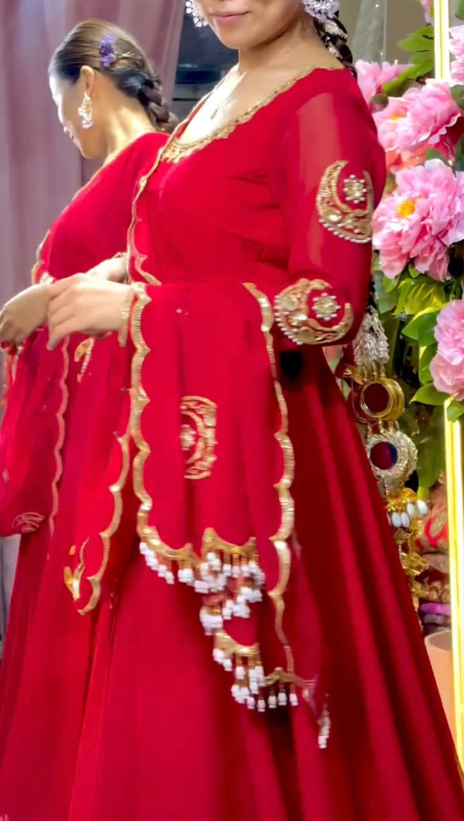 VLM 351 Red Fox Perfect for Wedding, Party, Durga Puja, Diwali, Anniversary –Georgette Gown. Now at just ₹2199. Delivery 4-6 Working Days. Shop now. | Gowns, Bollywood Gowns, Creative Gowns, Designer Gowns, Embroidered Gowns, Party Wear Gowns